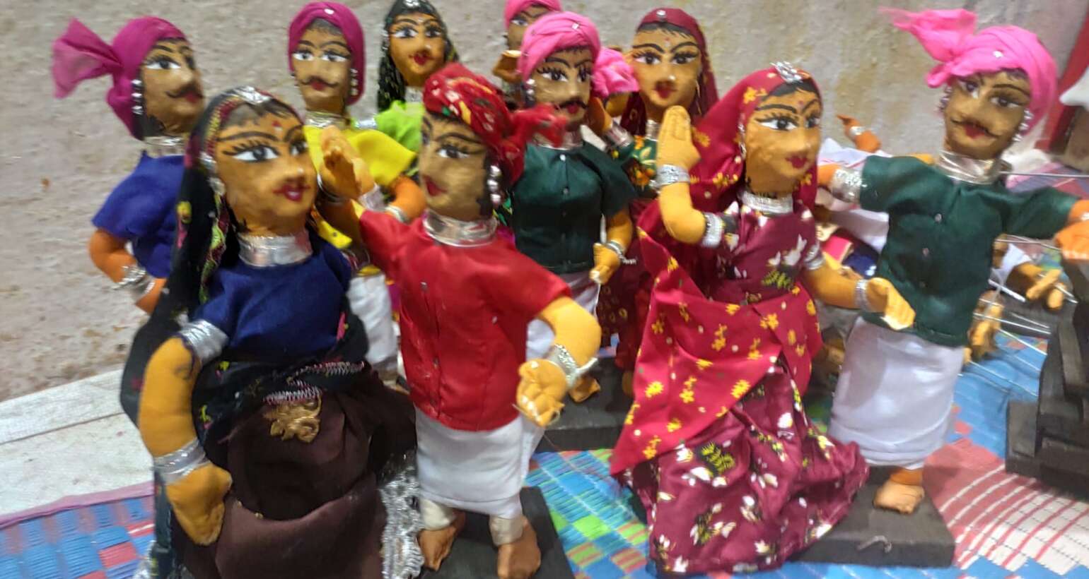 पारंपरिक गुड्डे गुड़िया 
